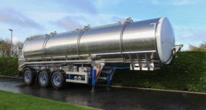 Farm collection tanker rear steer