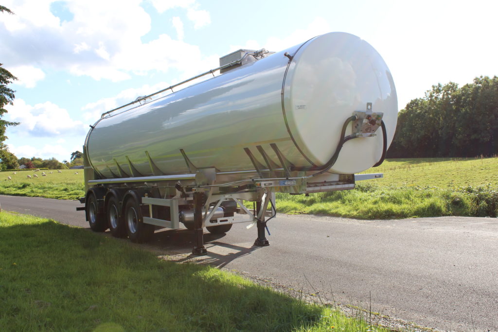 Crossland manufacture many milk tankers for the leading dairies and hauliers thoroughout the UK and Ireland.